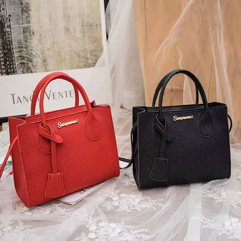 Сумочка лайм — маленькая tote, кожи PU с фактурной фактурой, верхние ручки и ремень через плечо