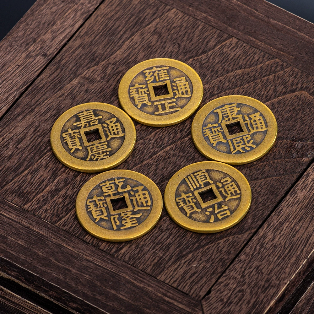 Утолщение латуни антиквариата 2,5 см Утолщение медных монет