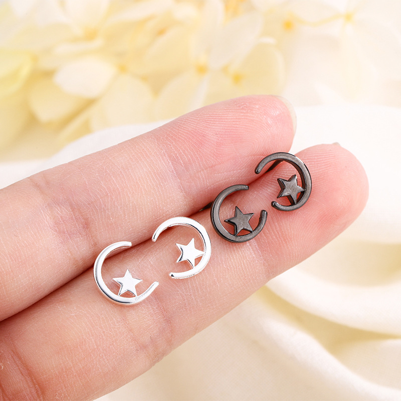 S925 Women's Fresh Moon and Stars Simple Small Silver Earrings Korean Personality Short Earrings for Internet Stars