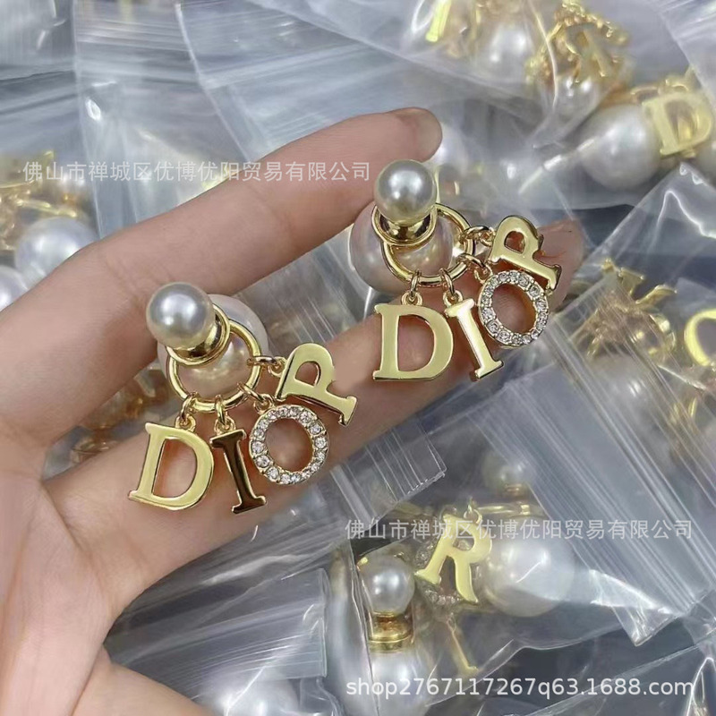Real shot Dijia D home pair with full diamond O letter pearl earrings women's fashion simple earrings women's factory wholesale