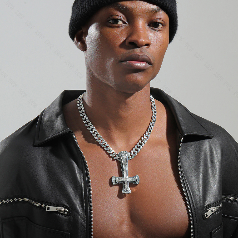 Explosiven Hip-Hop Diamant ëmgedréint Kräiz Anhänger Rock Nuetsclub Männer personaliséiert Halskette Bijouen_voghion.com