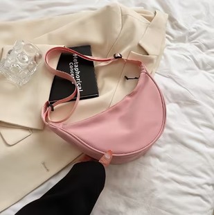 ����б��������u�¿���ٴ�μ���Ӱ��p�����eҸ�·�����Bags