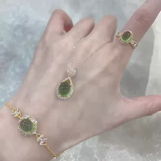 法式绿色椭圆锆石项链高颜值轻奢小众锁骨链女生气质时尚饰品套装