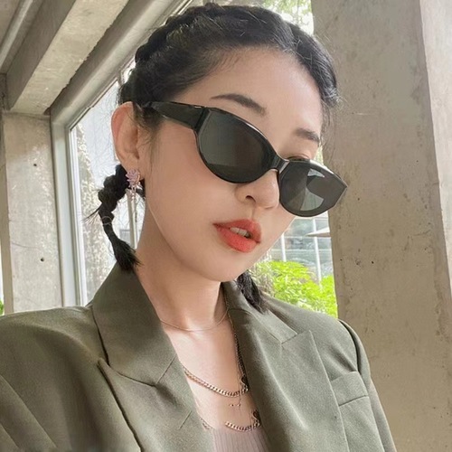 2024 European and American cat-eye sunglasses for women, women's high-end face-showing small anti-UV sunscreen men's polarized sunglasses