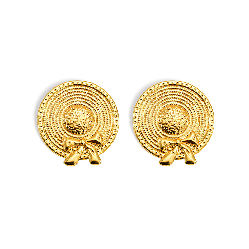 Pendientes de sombrero de paja con lazo de acero inoxidable nuevo transfronterizo europeo y americano Pendientes de acero de titanio dorado de moda de estilo INS femenino