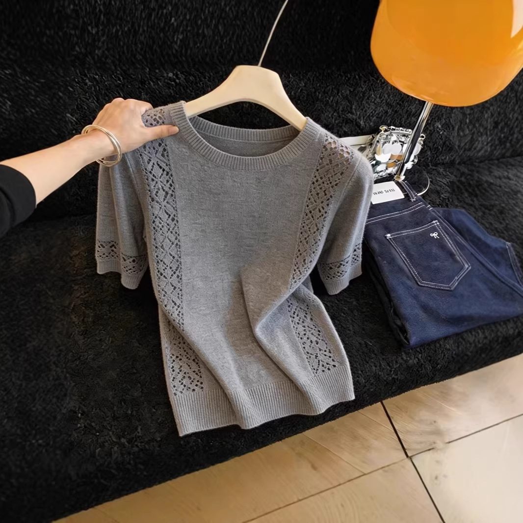 Áo thun nữ cổ tròn tay ngắn, chất liệu cotton thoáng mát, kiểu dáng đơn giản — màu xám đậm chi tiết 5