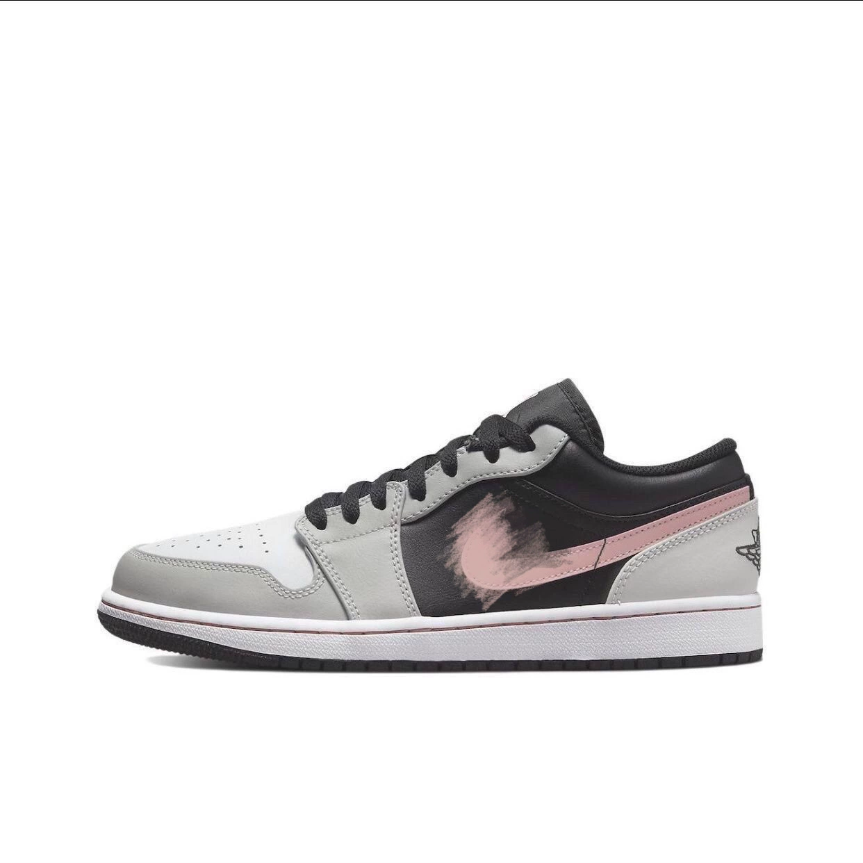 Кроссовки AIR aj1 с низким верхом, цвет "барб" в цвете "Северная Каролина", сине-серо-бело-дымчато-серо-черные.