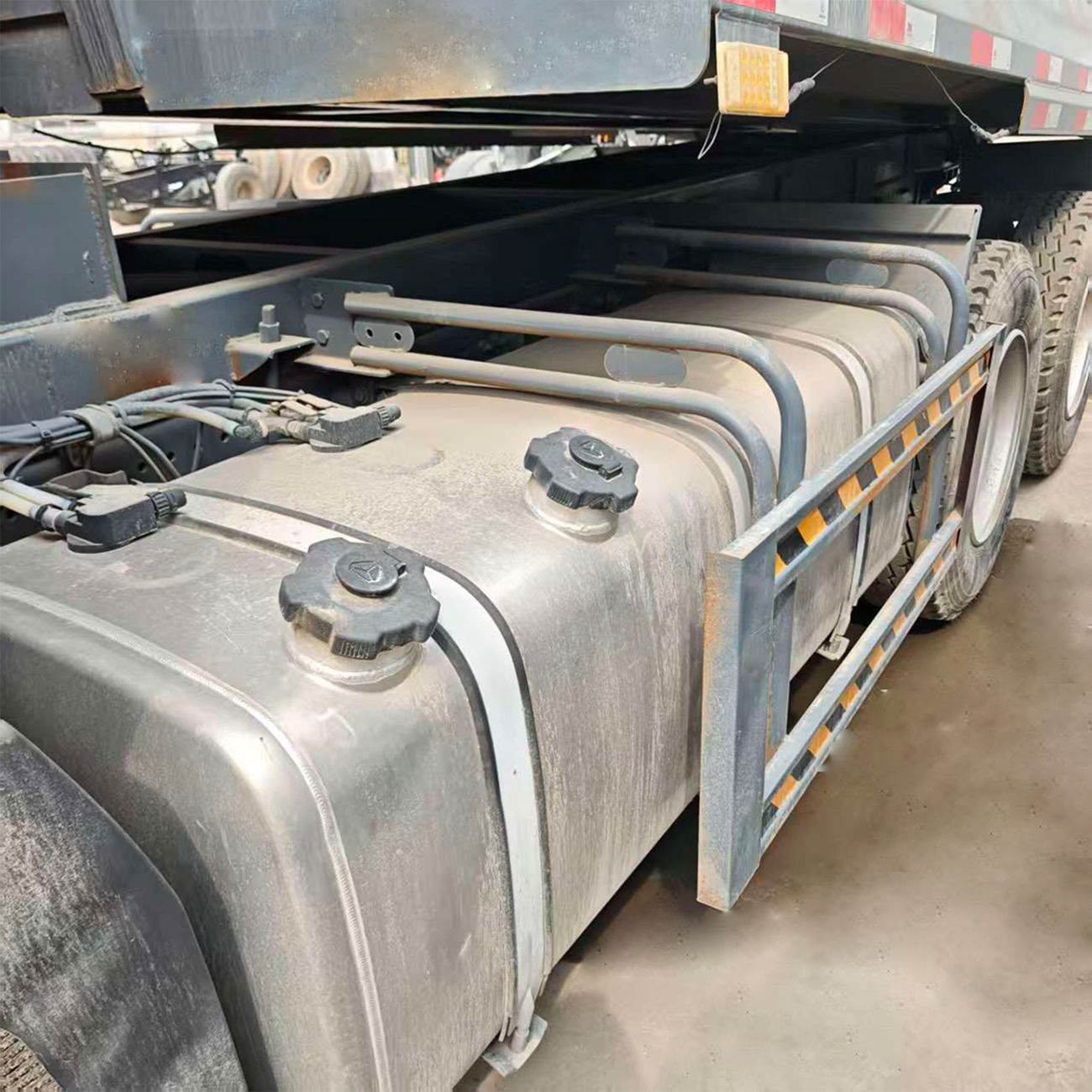 Manufacturer of Cross-Border Heavy-Duty Truck Howo, Eight-Wheel Dump Truck, Engineering Dump Truck, Earthmoving Transport Truck, 371 Horsepower Dump Truck