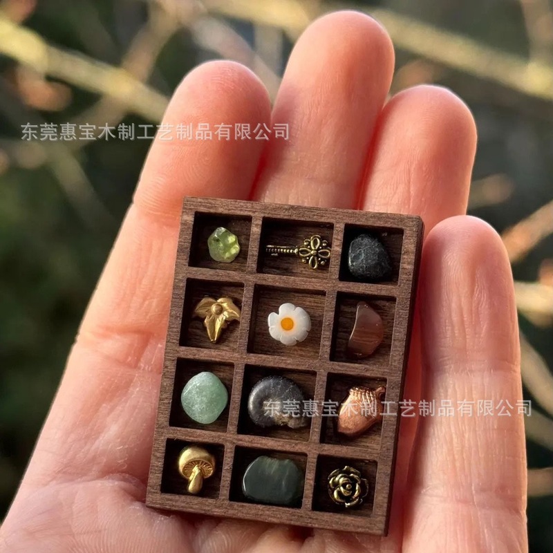 跨境木质微型珠宝架滴胶饰品架迷你珍藏古玩架矿石标本收纳摆件|undefined