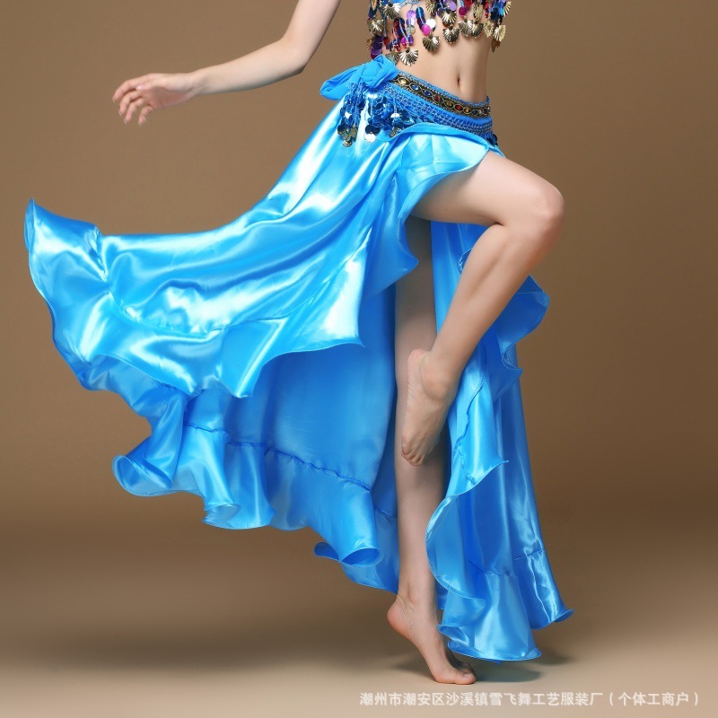雪の舞う新型のベリーダンスの服装の新型の舞台はインドのダンスの演出服を着てフォークのハスの葉のスカートを開けてセクシーです。|undefined