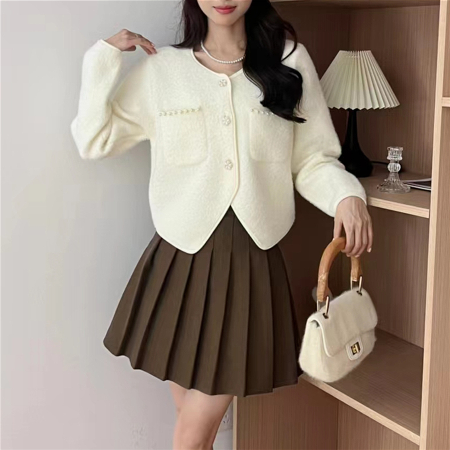 24 invierno Puyuan dulce viento fresco dulce imitación de cardigán de visón cuello redondo suelto camisa de estilo de mujer