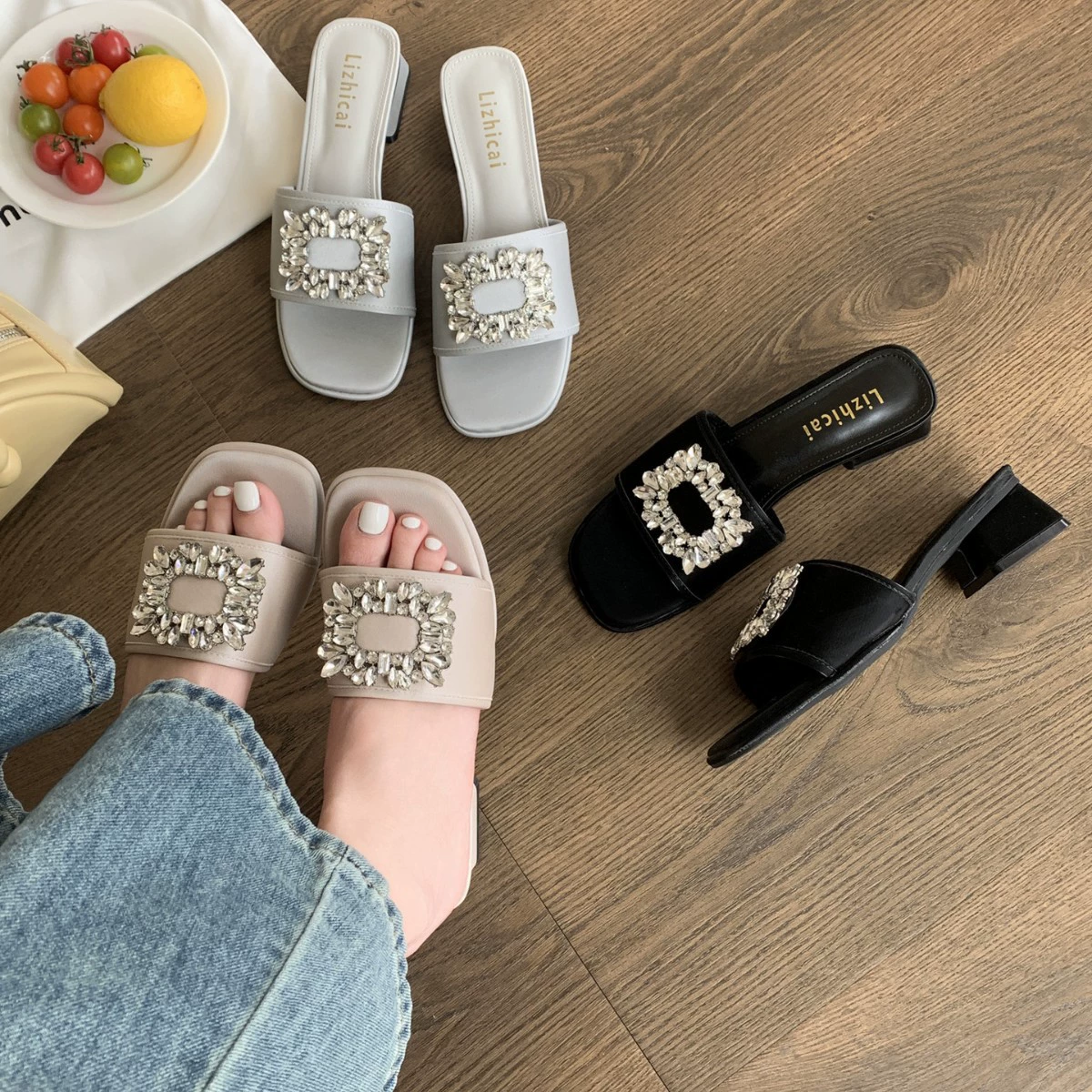 Квадратные пряжки со стразами имеют красивый темперамент толстые каблуки тапочки женские летние носить феи ветер с юбками сандалии женские