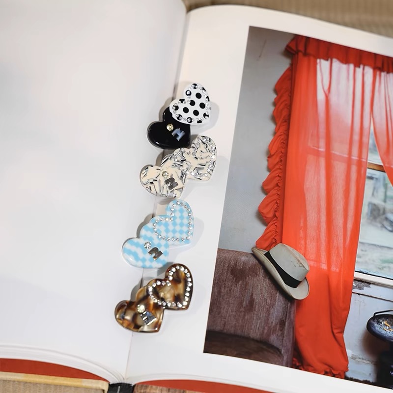 Daily, Street, Shopping Occasion Acrylic Material Vintage Style Classic Style Women's Heart Shape Arylic Hair Clip