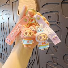 新款变装拉布布钥匙扣玲娜贝儿草莓熊书包挂件车钥匙链潮玩娃娃机