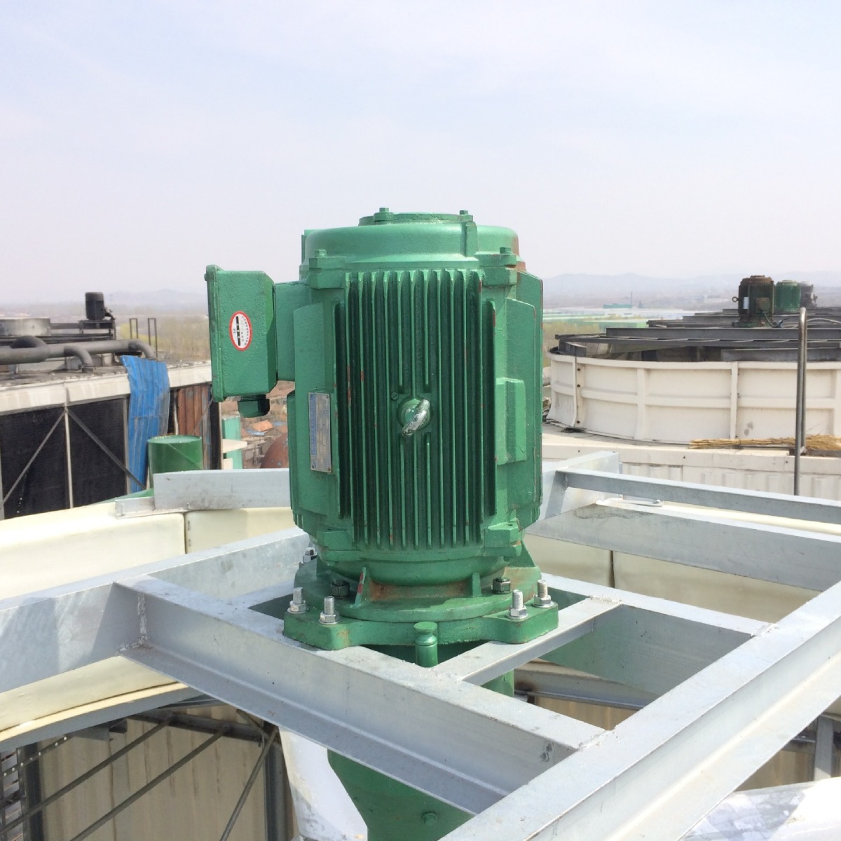 供应11kw冷却塔电机减速机 行星减速机 冷却塔减速器 转速210转