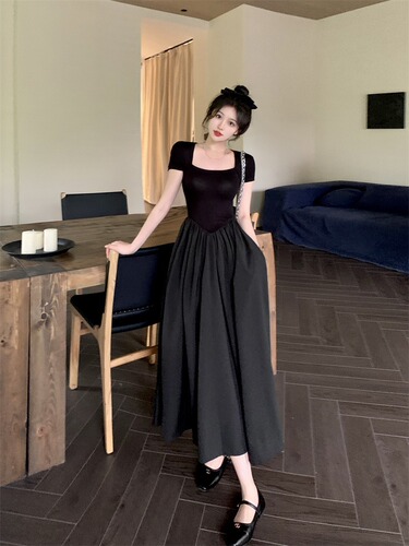 Large size Hepburn style square collar dress for women 2025 new summer fat mm belly-covering figure-flattering black long dress for women