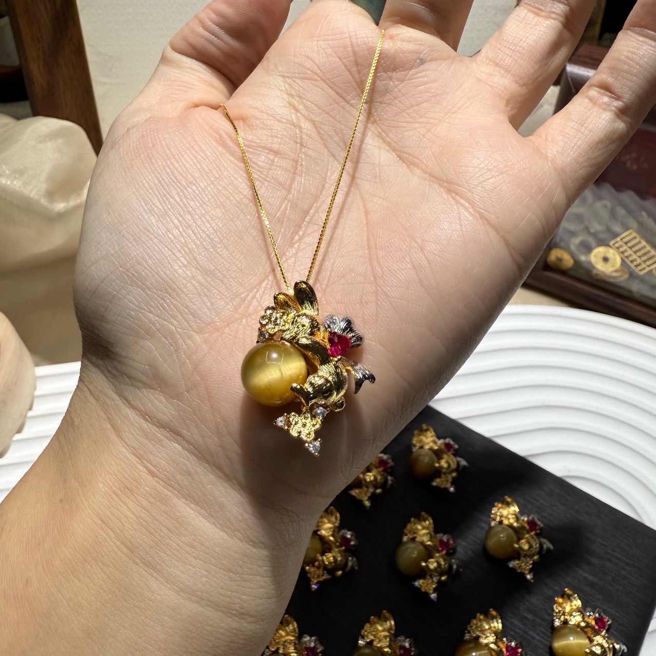 兔兔精灵吊坠项链滴流精美不掉色时尚个性高级感小众设计吊坠