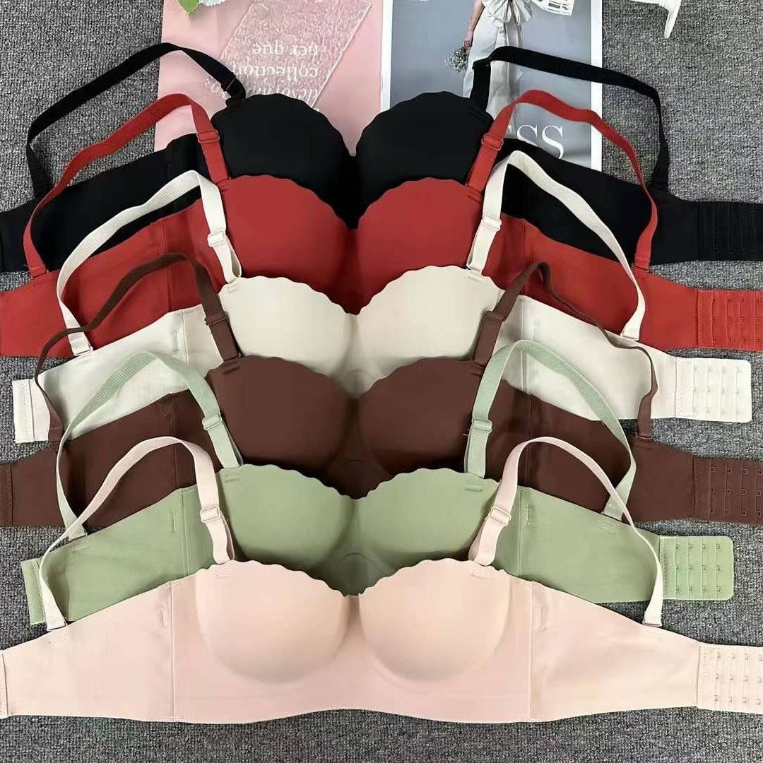 Nuevo estilo de verano brillante sin marcas cómodas ropa interior brillante sexy desnudo sujetador contra el pecho contra la caída del sujetador