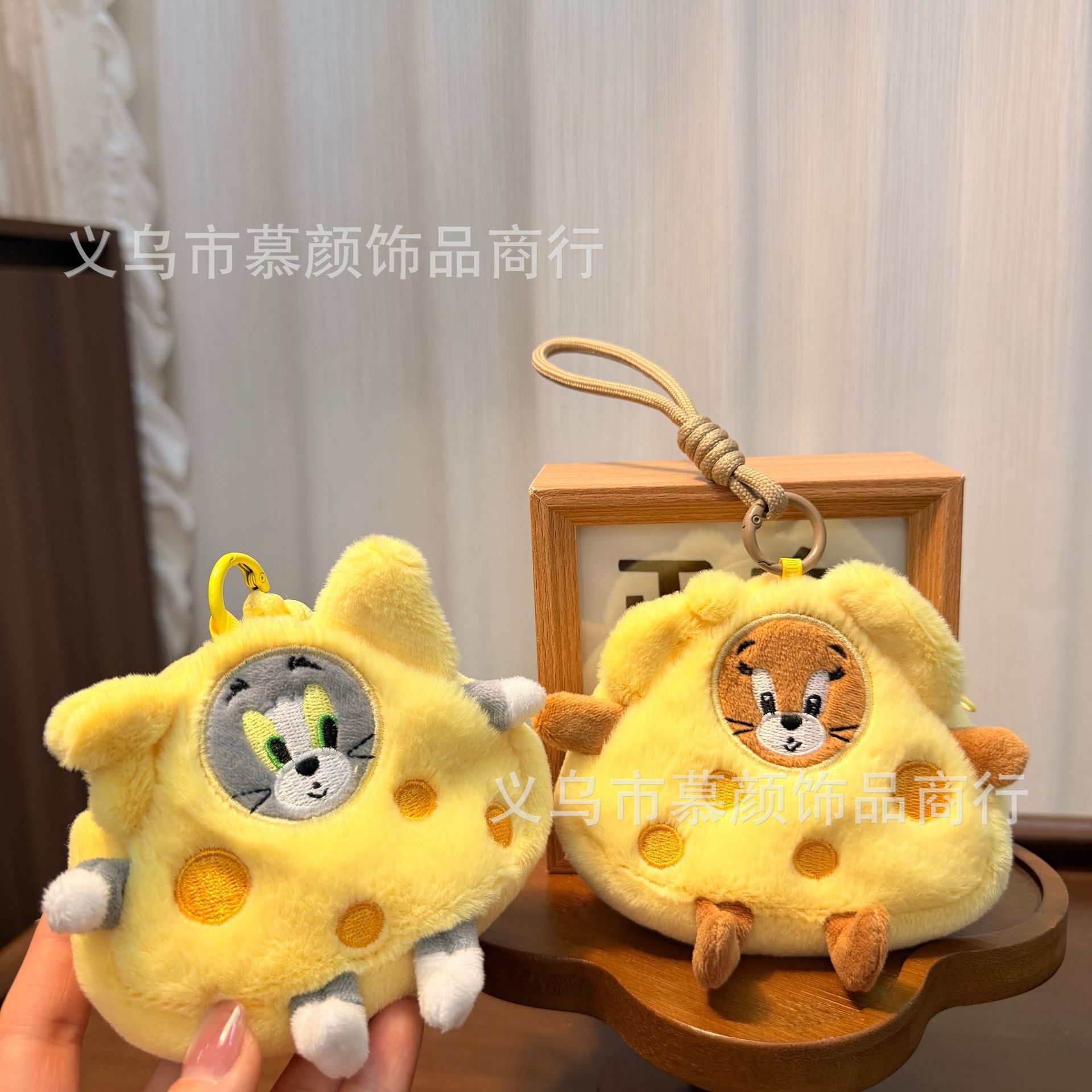 三明治汤姆猫杰瑞鼠零钱包钥匙扣挂件创意毛绒零钱包挂件书包挂饰