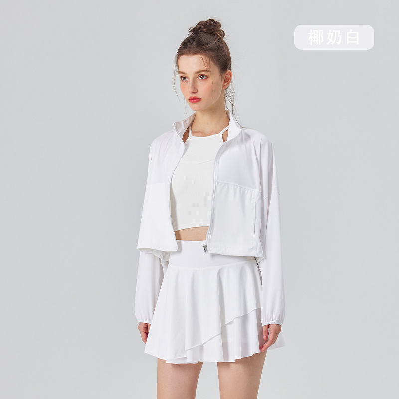 Conjunto deportivo para mujer: chaqueta transpirable de protección solar para exteriores, top de yoga, falda corta plisada y falda de bádminton.
