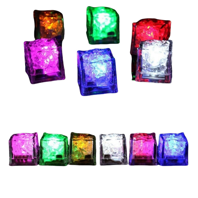 Explosiones transfronterizas de hielo luminoso colorido flash lento parpadeo cuadrado de hielo iluminado en el agua LED inducción juguete luminoso