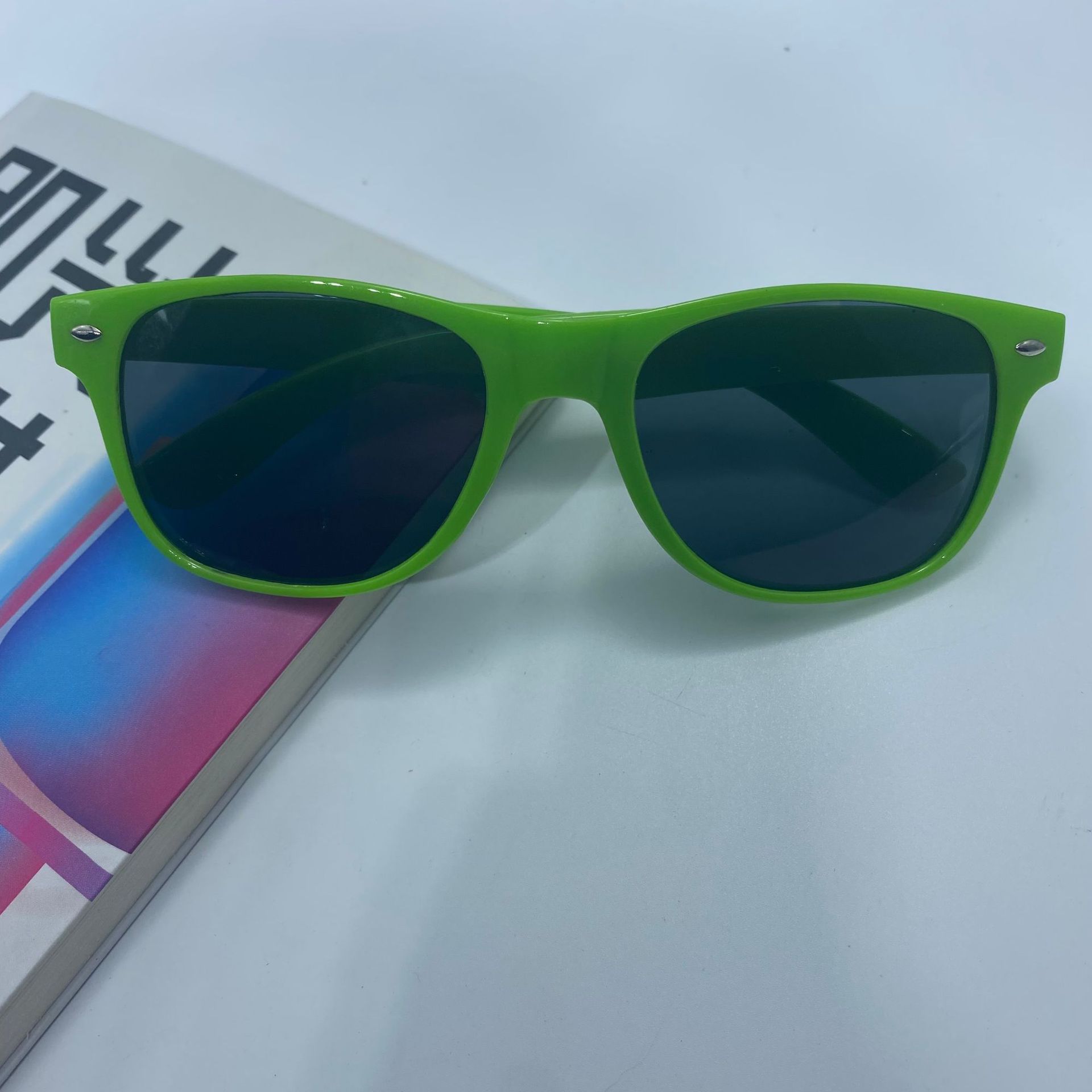 50g Weight Full Frame Glasses Structure Sunglasses Classification PC, UV400 Protection Lens Material Oval Frame Glasses Style Outdoor, Travel Occasion Rainbow Pattern Unisex Gender Hip-Hop, Streetwear Style Hip-Hop Streetwear Rainbow PC UV400 Protection Oval Frame Full Frame Women's Sunglasses 12