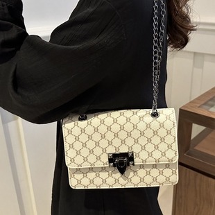 2024 New Trendy Fashion Chain Bag Women's Cross-border Retro Printed Messenger Bag Niche Texture Underarm Shoulder Bag