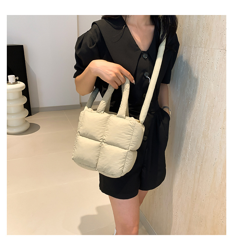 Women's Cotton Filled Cloud Bag, Stylish Padded Shoulder Handbag_voghion.com