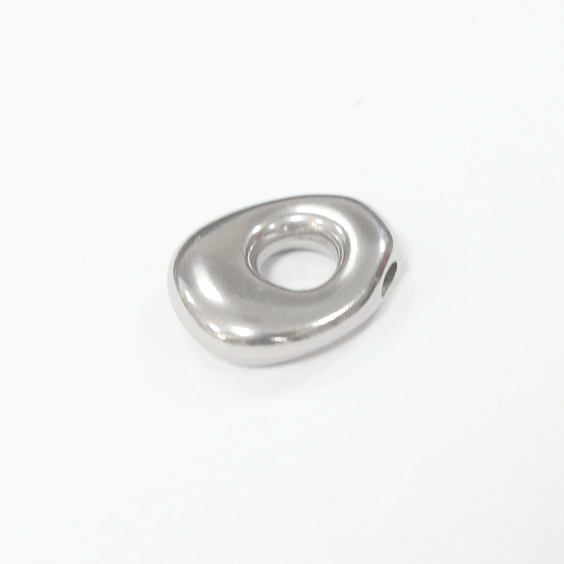 Steel-colored O letter (with horizontal hole on top) thickness 5.2*width 15*height 18mm*aperture 1.8mm (unit weight 4.9g)