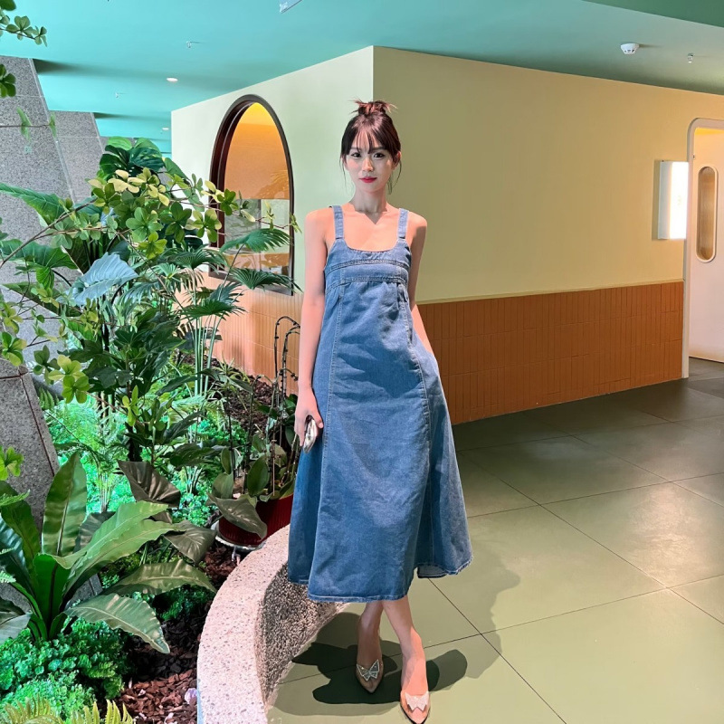 Retro fitted denim summer dress