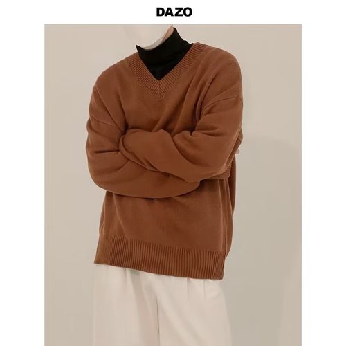 Loose V-neck sweater for men, trendy autumn/winter knitwear—Korean-style thickened, laid-back base layer with a heart-shaped neckline.