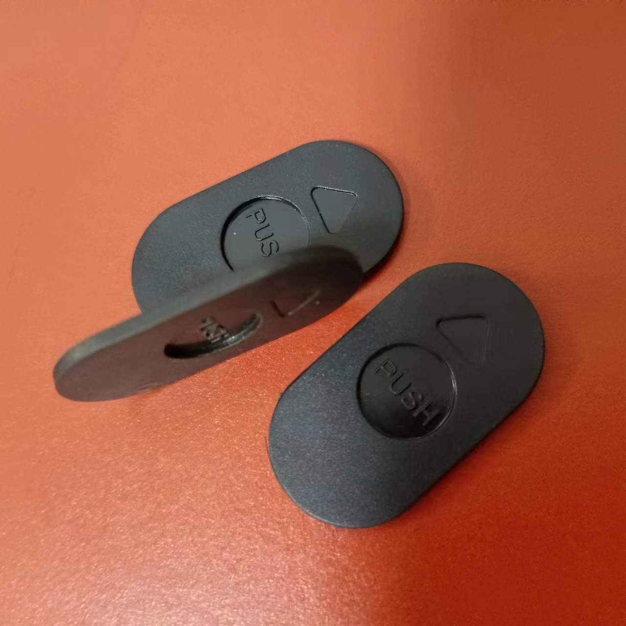 厂家供应抽拉盒防儿童锁按扣PU黑色塑料扣CBD包装盒按钮火柴盒锁