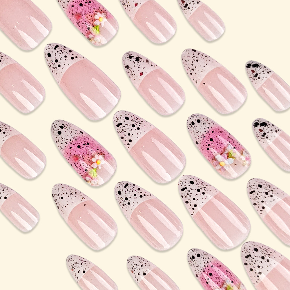 Comercio exterior dulce y fresco flor pequeña para usar uñas graffiti polvo desnudo de alta calidad 24 piezas de uñas falsas blanqueadoras.