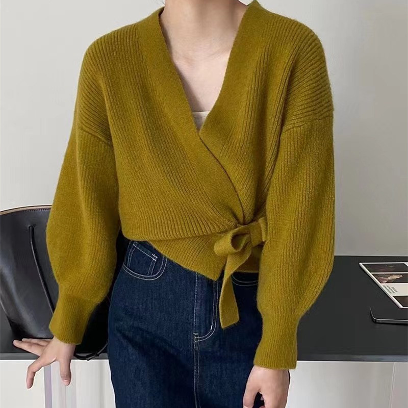 In-Stock Women's Autumn and Winter New French Retro Lace-Up Sweater, Korean Version, Slimming Design, Niche Knit Cardigan In-Stock Women's Autumn and Winter New French Retro Lace-Up Sweater, Korean Version, Slimming Design, Niche Knit Cardigan