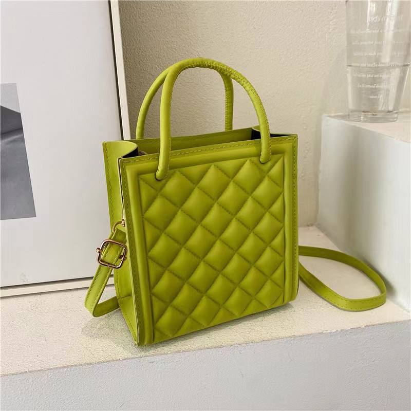 2025 primavera y verano estilo caliente moda casual niños dulces bolsa de gelatina mini bolso de mensajero de un solo hombro variedad al por mayor