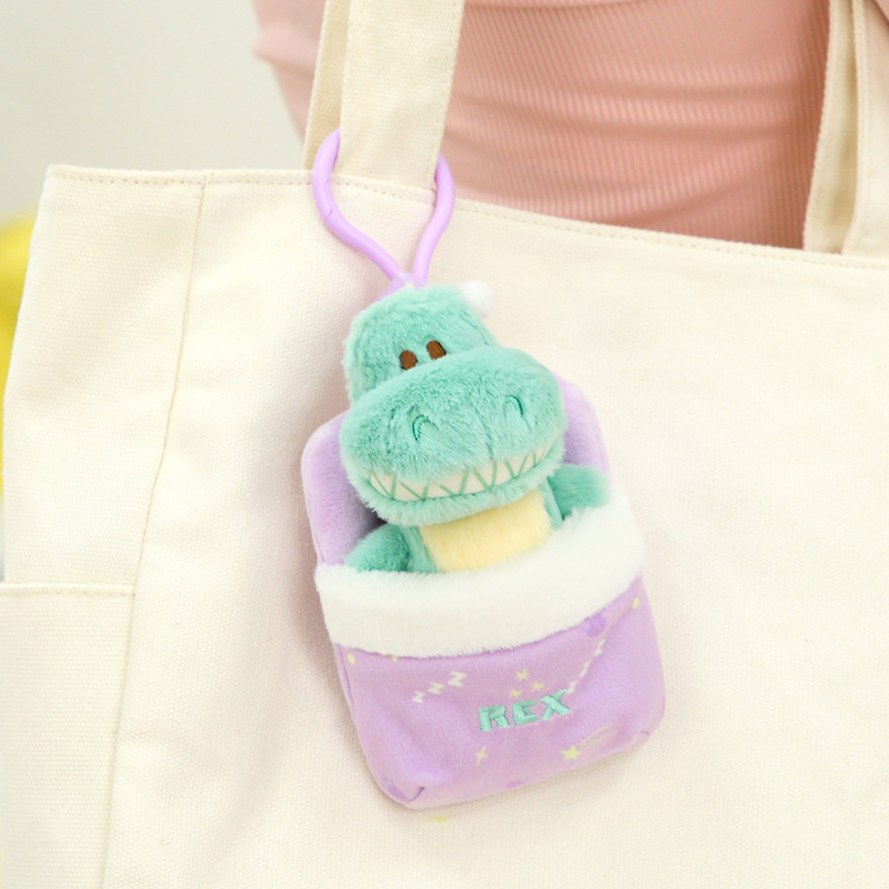 Genuine Disney autorizó la nueva muñeca de peluche Strawberry Bear Pooh Stitch juguete colgante de tres ojos