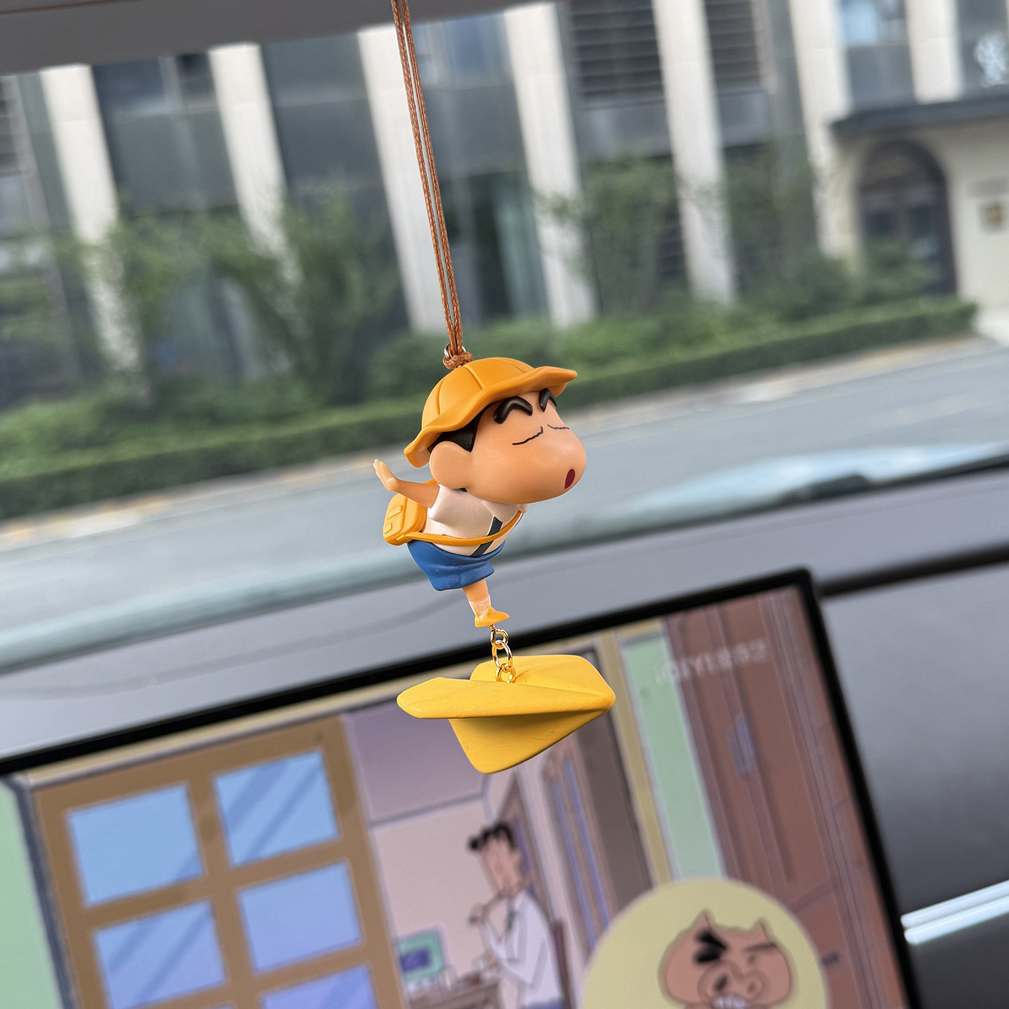 2026 New Genuine Crayon Shin-chan Car Pendant for Interior Rearview Mirror, Cute and Therapeutic Hanging Decoration