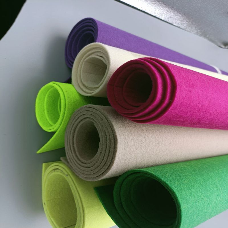 幼儿园装饰彩色背胶毛毡 自粘绒布DIY材料包加厚不织布2mm厚批发