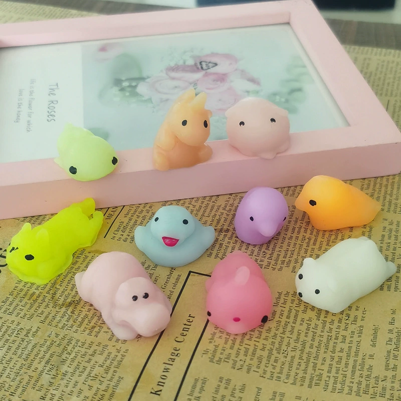 squishy стресс-игрушка, фуксия персонаж мультфильма — assorted Bath & Slime Squeeze Toy
