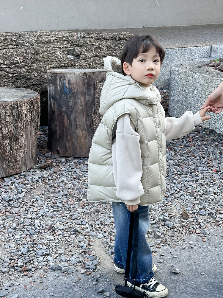 Ropa infantil para niños chaleco de pluma 90 blancos de invierno 2025, nuevo chaleco de aire extranjero para niños de mediana edad, abrigo cálido image 4