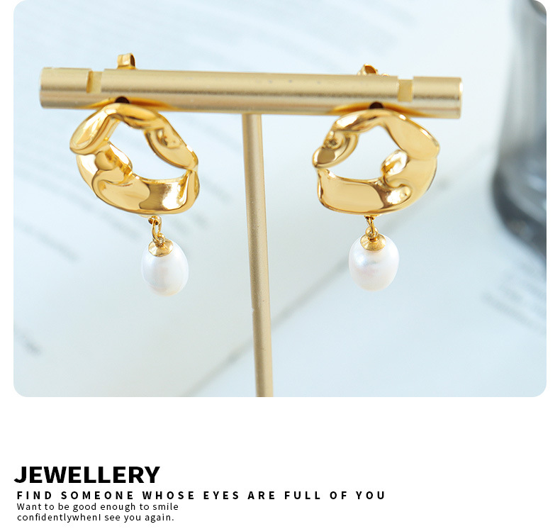 Französische Retro-Licht-Luxus-vergoldete hohle Lava-unregelmäßige Ohrringe für Damen mit Süßwasserperlen-Anhänger, übertriebene Ohrringe_voghion.com