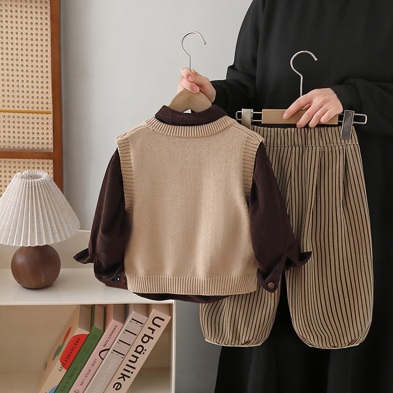 7752 Traje para niños 2025 Primavera y otoño Nuevo estilo para niños Chaleco de estilo occidental Pantalones casuales Camisa de tres piezas