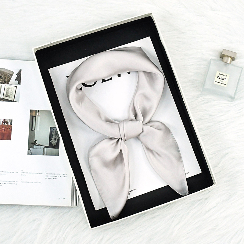 Comercio exterior primavera y otoño bufandas de seda delgadas de color sólido simple 70 bufandas de seda cuadrada de moda para viajes versátiles bufandas de mujer sensación de alto nivel