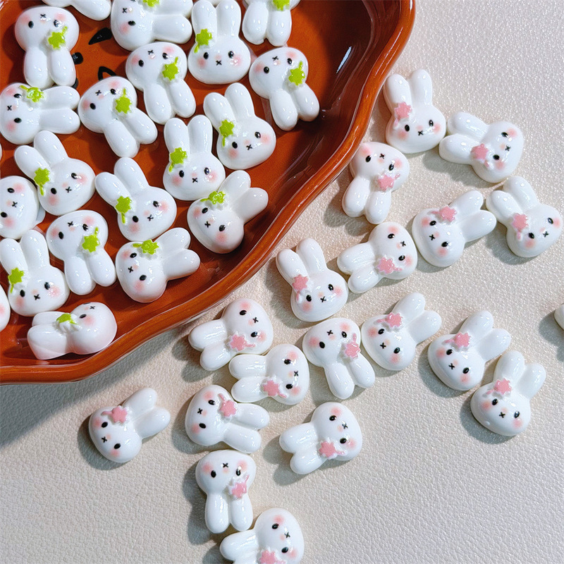 Mini four-leaf clover Xiaomi Fei Rabbit resin accessories for DIY phone cases, hair clips, and shoe patches Mini four-leaf clover Xiaomi Fei Rabbit resin accessories for DIY phone cases, hair clips, and shoe patches