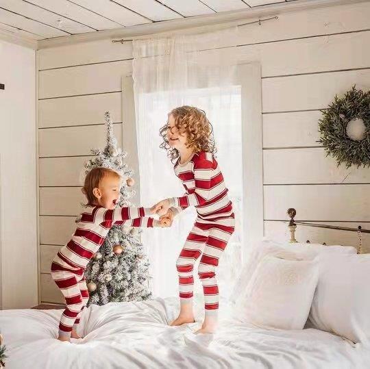Amazon estación independiente 2022 Otoño e Invierno Nuevo traje de padre-hijo impreso a rayas homewear