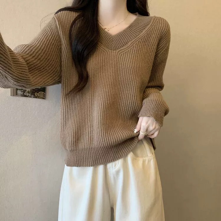 Demi-season base body-friendly sweater, plus size