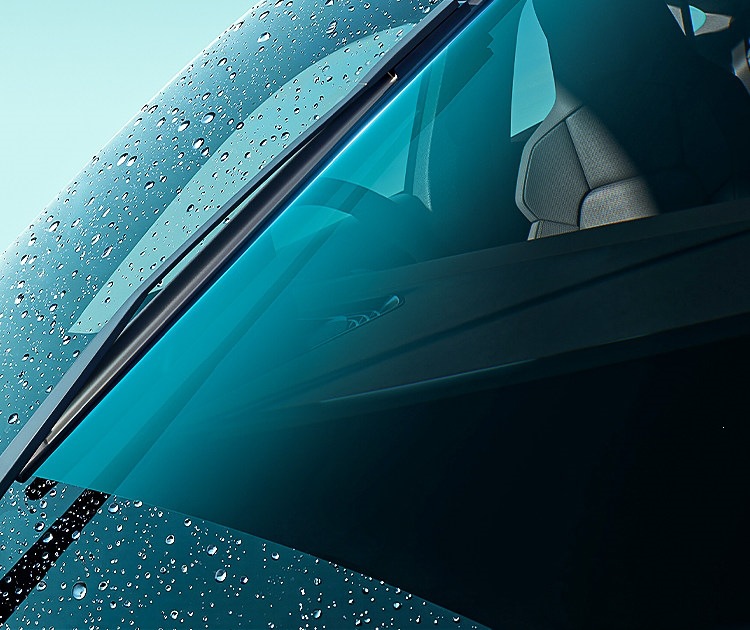 Shell Car Glass Cleaner, Powerful Stain and Oil Film Remover, Concentrated Wiper Fluid, Car-Specific, All-Season, Ethanol-Based