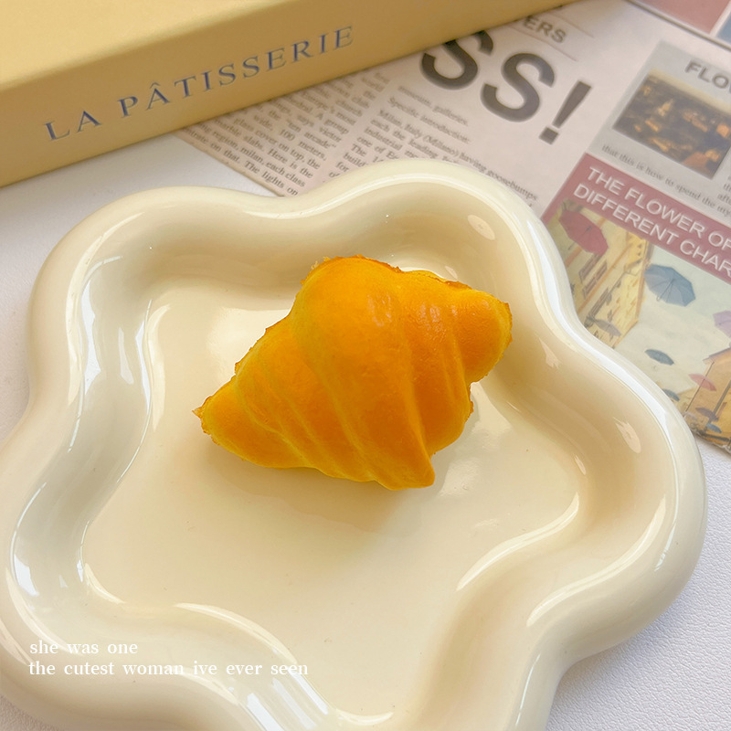 크로와상 머리핀