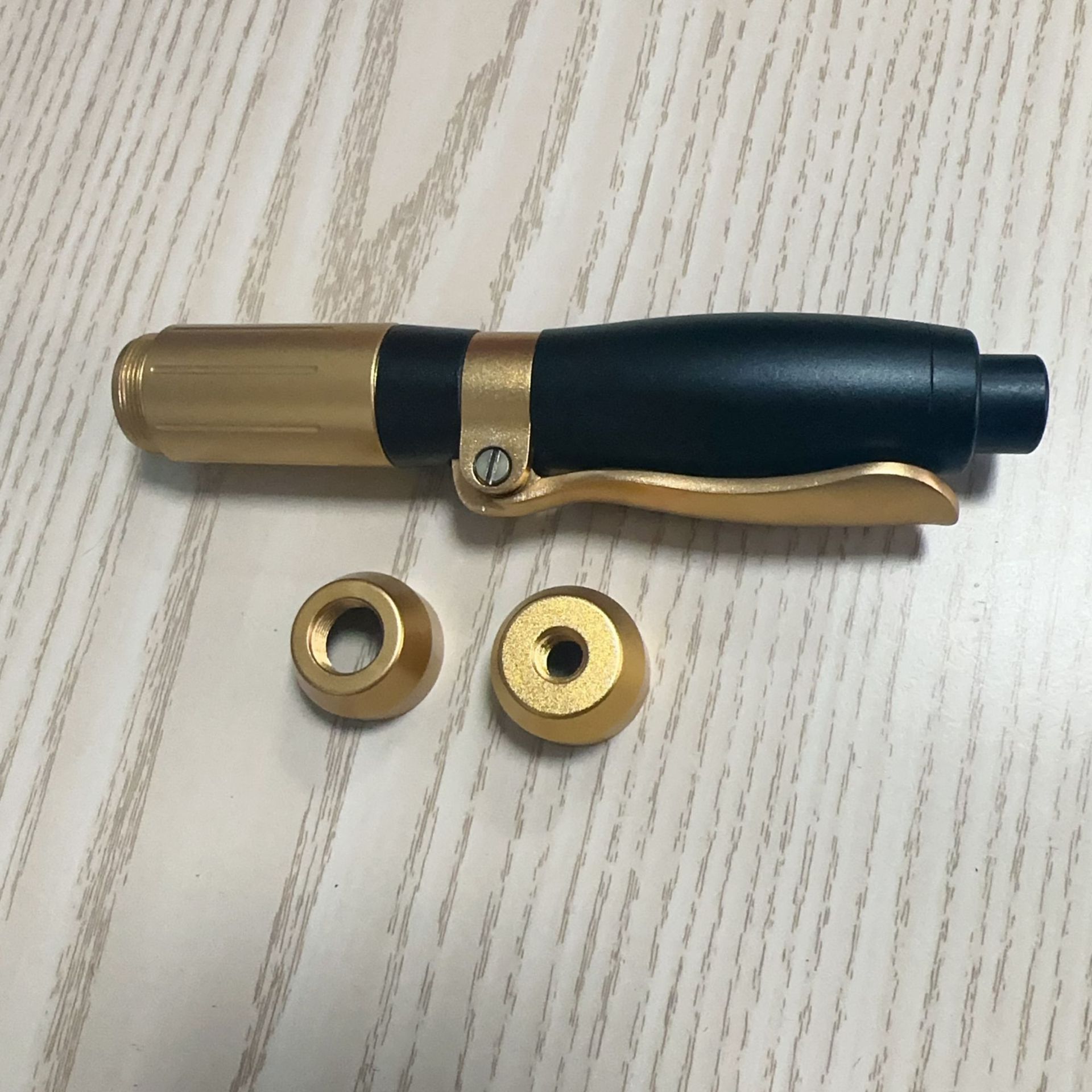 Salón de Belleza nueva pistola de acero pequeña instrumento de atomización de llenado de elevación mudo instrumento de importación sin aguja atomización continua pelo pequeña pistola de acero