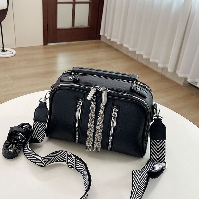 Cross-Border High-End Fashion Commuter Handbag Crossbody Small Square Bag for Women 2026 New Model with Textured Wide Shoulder Strap for Single Shoulder or Crossbody Wear